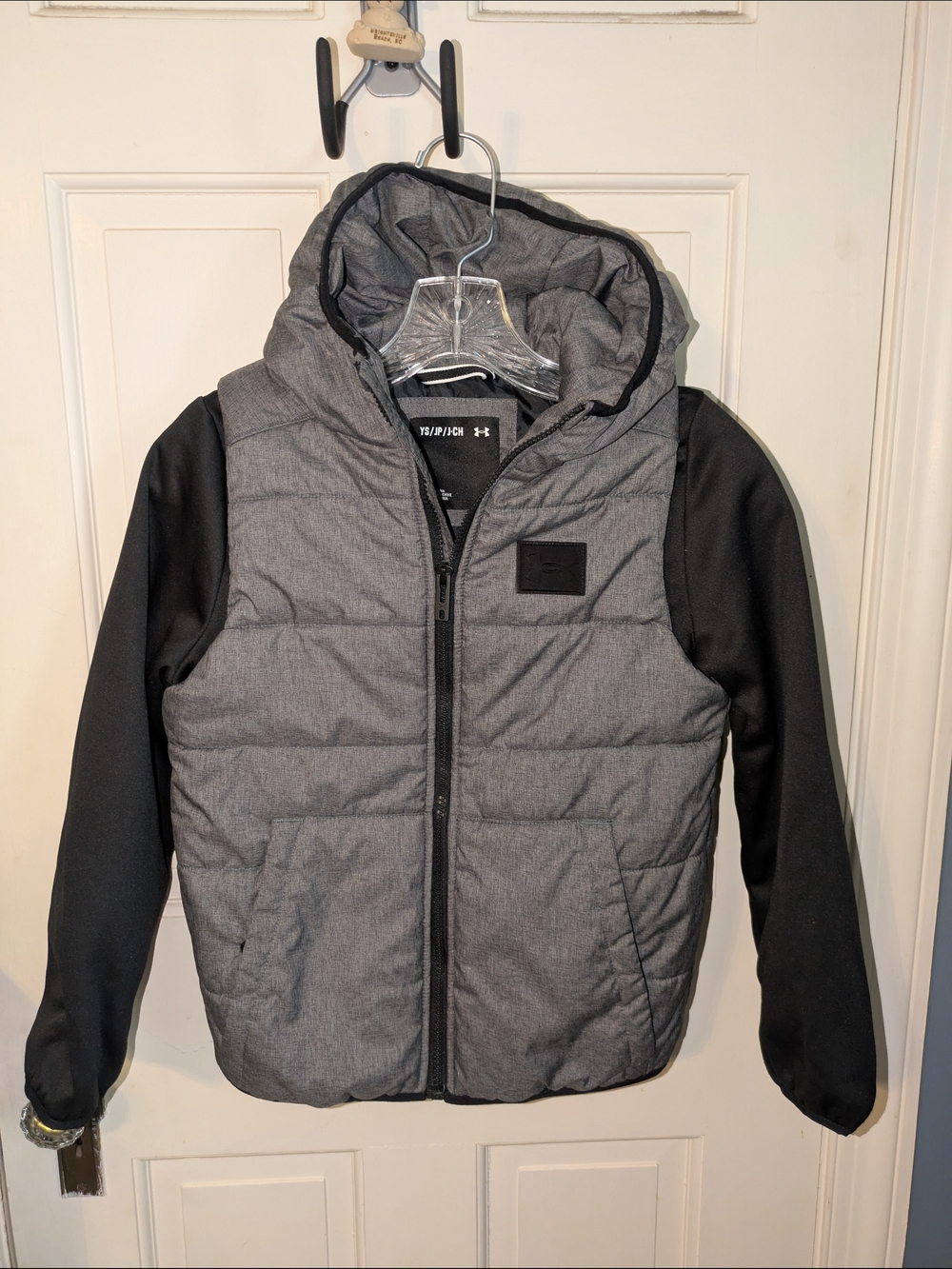 Under Armour Gray Quilted Hooded Puffer Jacket with Black Sleeves